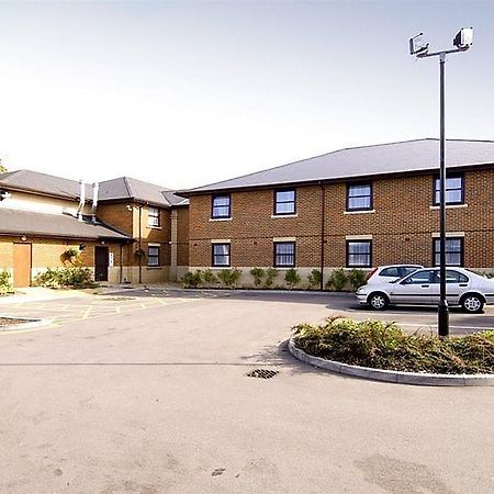 Premier Inn Bracknell Central Exterior photo